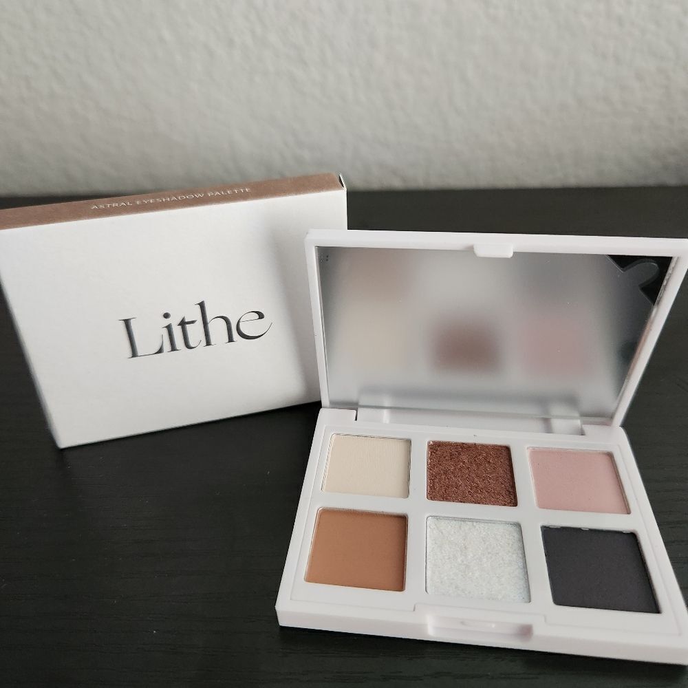Lithe Astral Eyeshadow Palette 6 Shades Mattes & Glitter